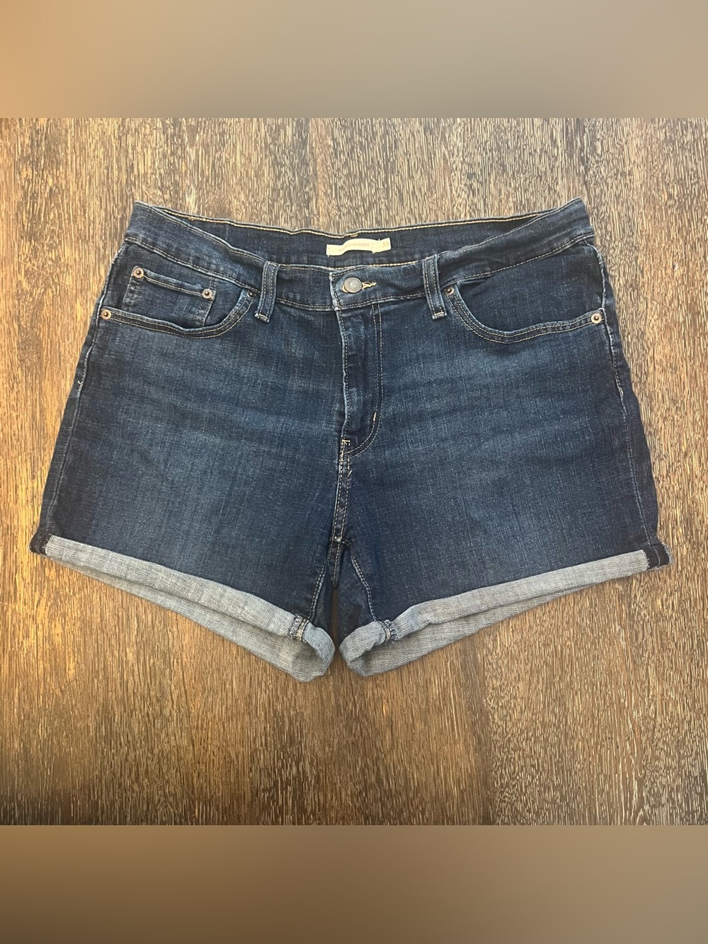 Levi’s Mid Length Cuffed Denim Jean Shorts W33
